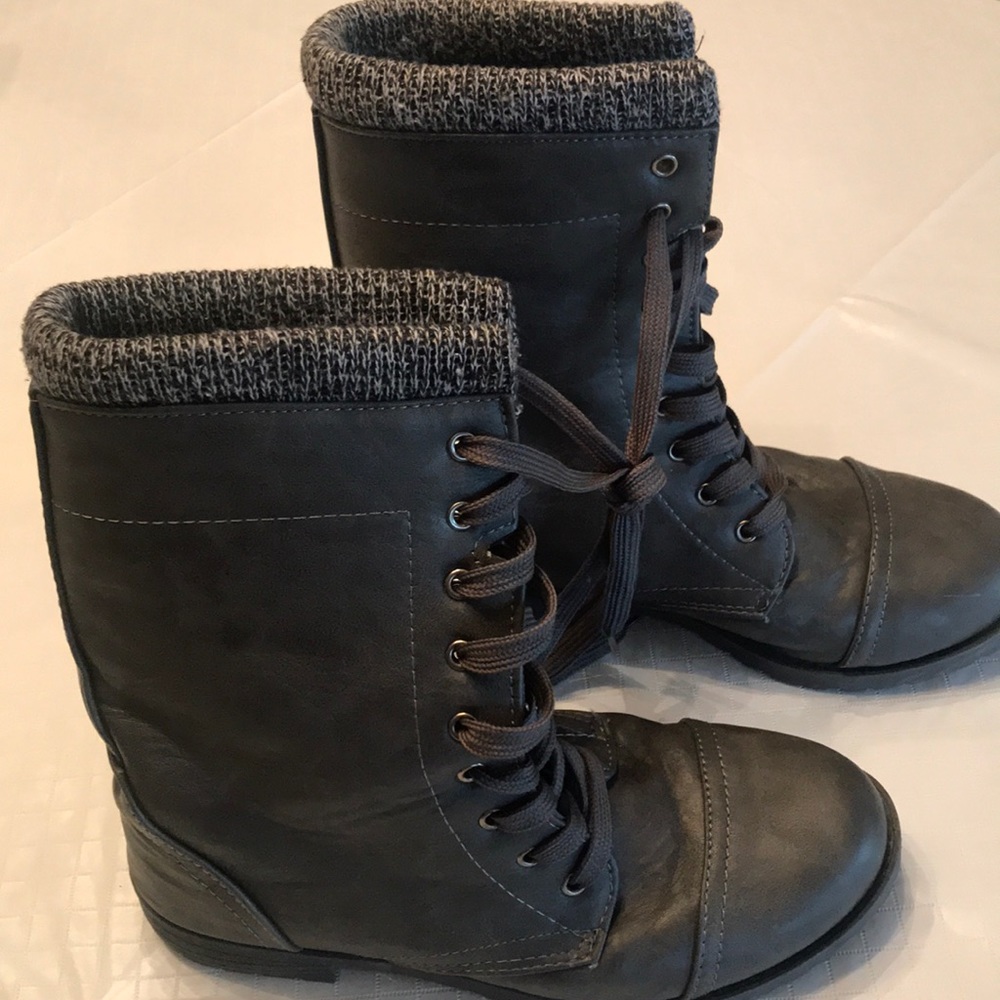 Boots - Picture 2 of 3